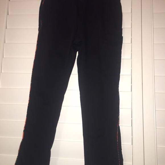 Women’s African print inspired SCRUBS ✨ - Picture 1 of 9